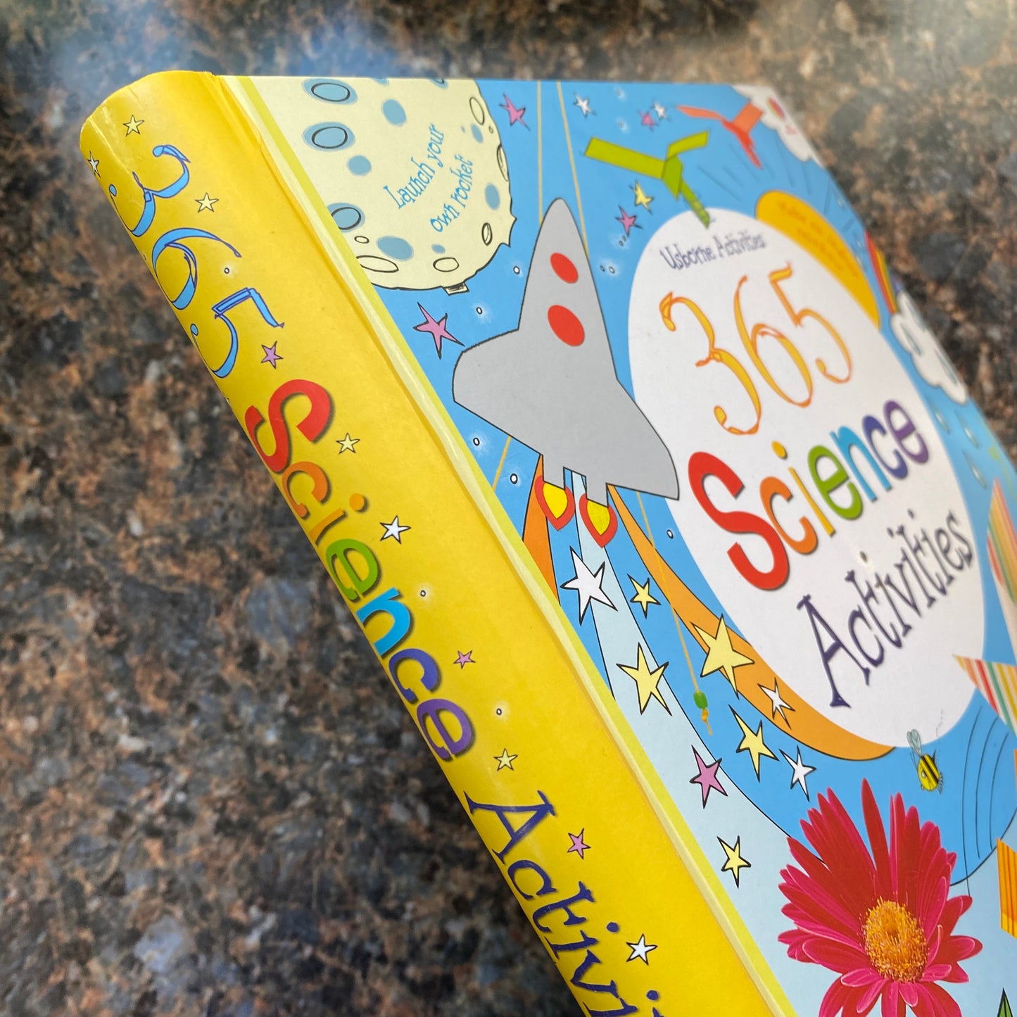 Usborne Activities: 365 Science Activities