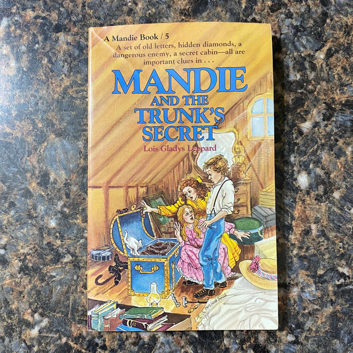 Mandie and the Trunk's Secret (Mandie, Book 5)