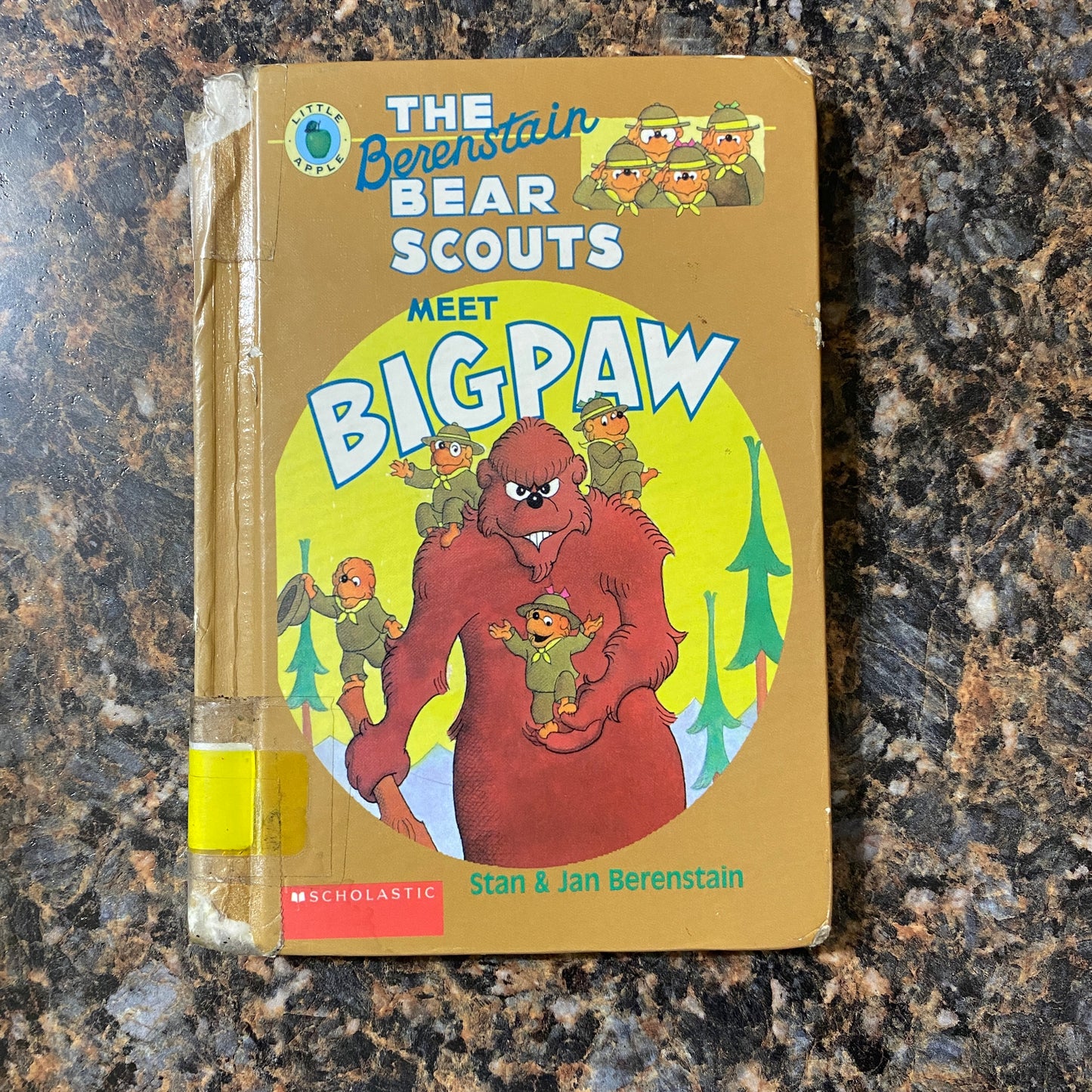 The Berenstain Bear Scouts Meet Bigpaw