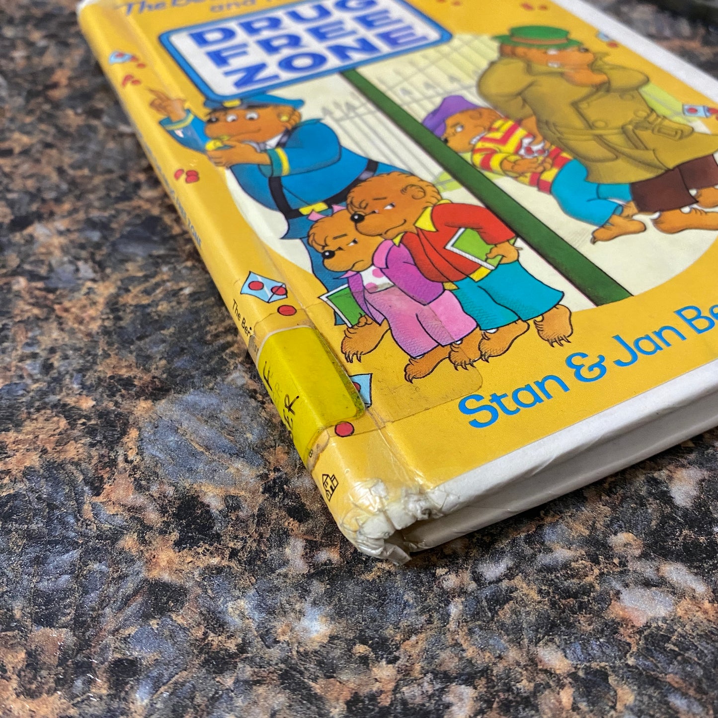 The Berenstain Bears and the Drug Free Zone